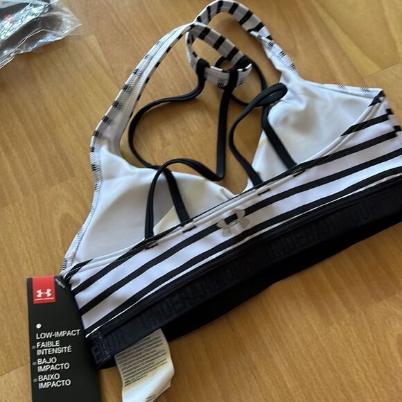 UNDER Armour Strappy Bra - Picture 7 of 9